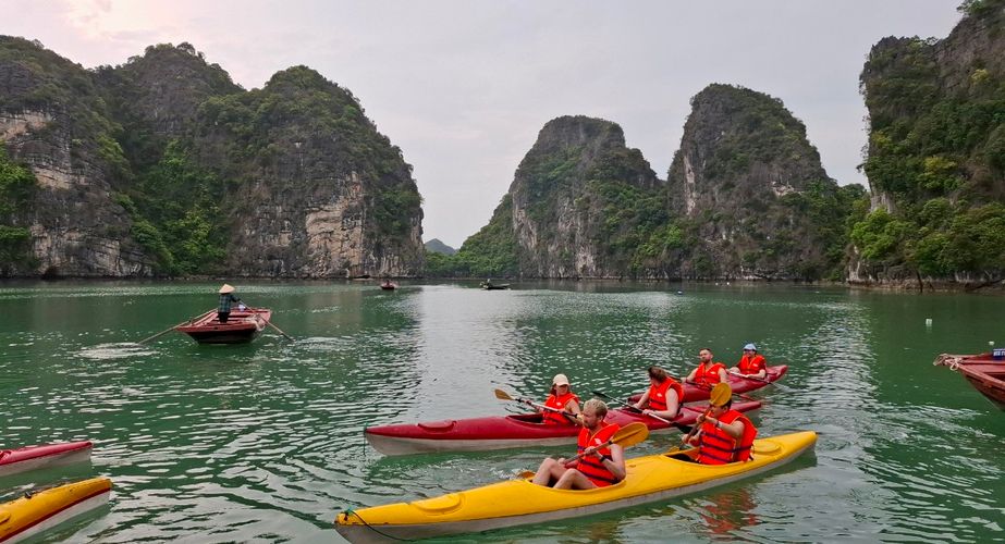Halong Bay optioneel kajakken